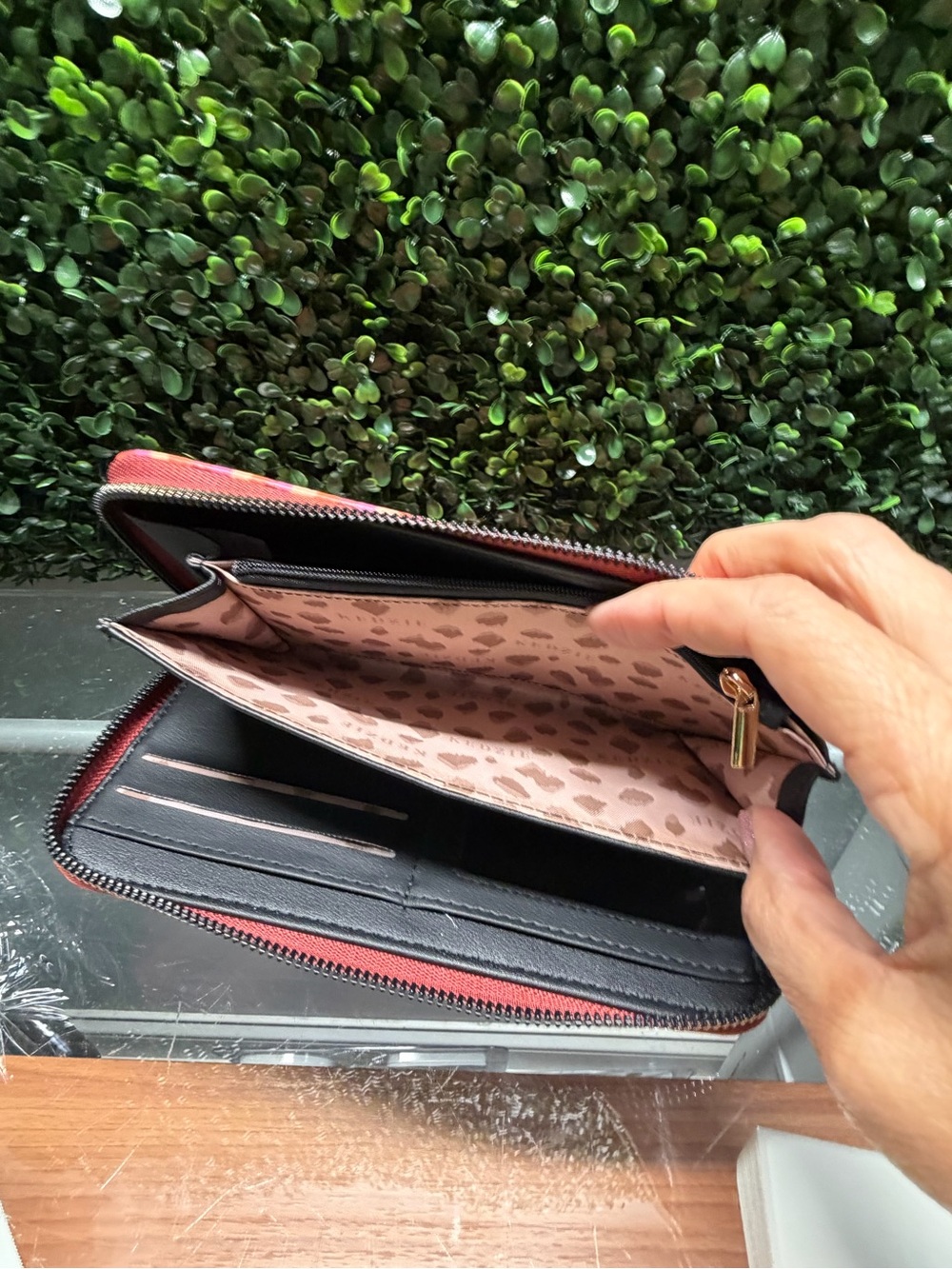 Colorful Pink & Orange Swirl Zip Wristlet Clutch - Picture 5 of 6